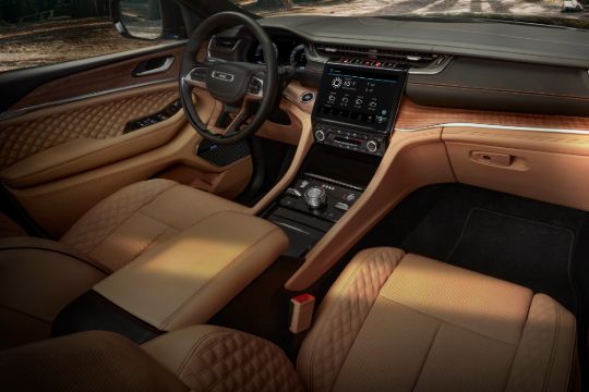 Grand Cherokee, Elevated.
