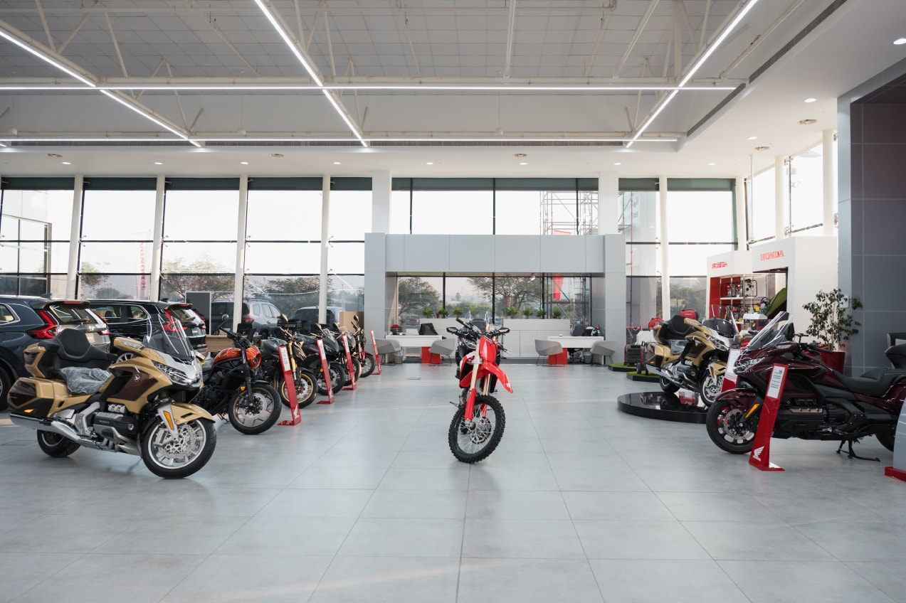 Dubai Festival City - Showroom