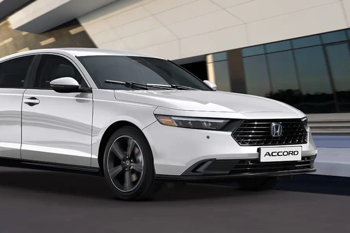 Side view of Honda Accord