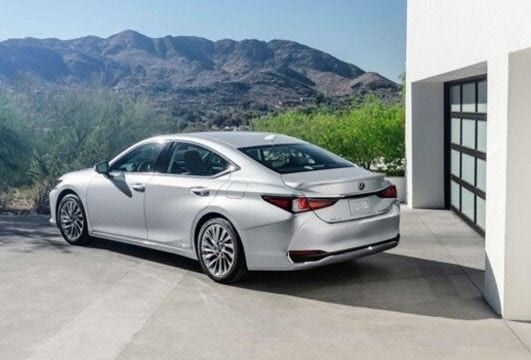 Rear view of a Lexus ESh 2025