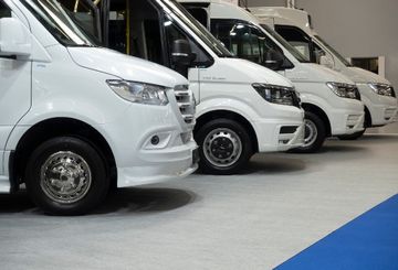 LCV Buying Guide: Choosing the Right Light Commercial Vehicle for Your Business