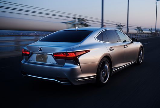 Top 5 Reasons to Switch to a Hybrid Car