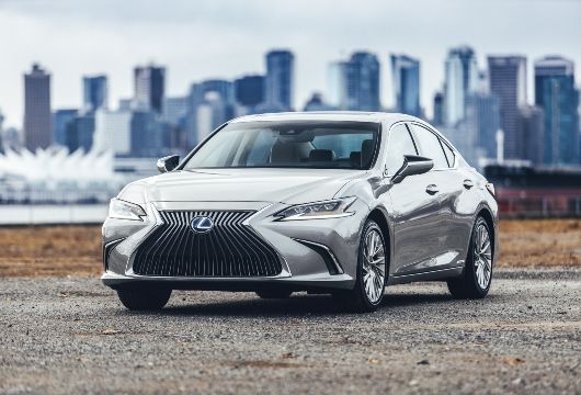 The Top Features of the Lexus ES Hybrid
