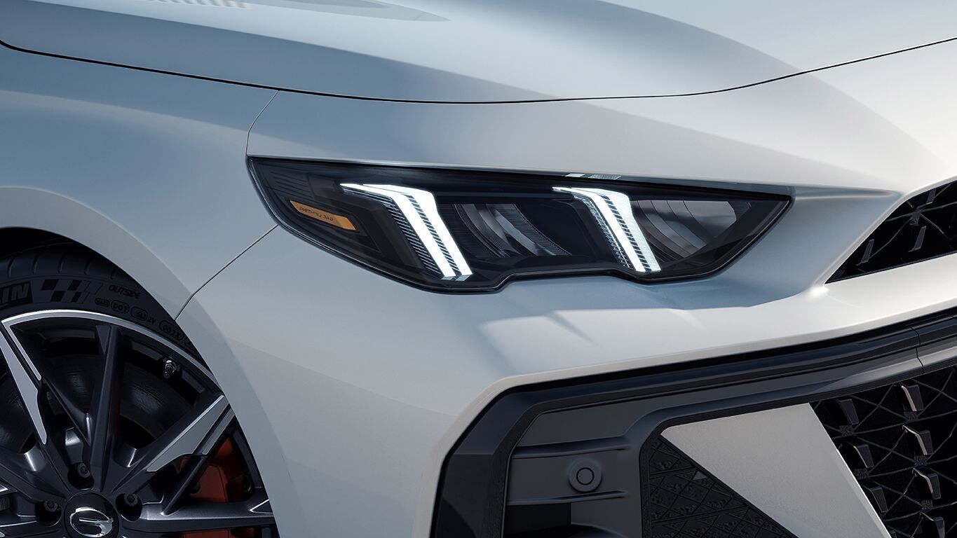 متقدّمة بأعوام ضوئية