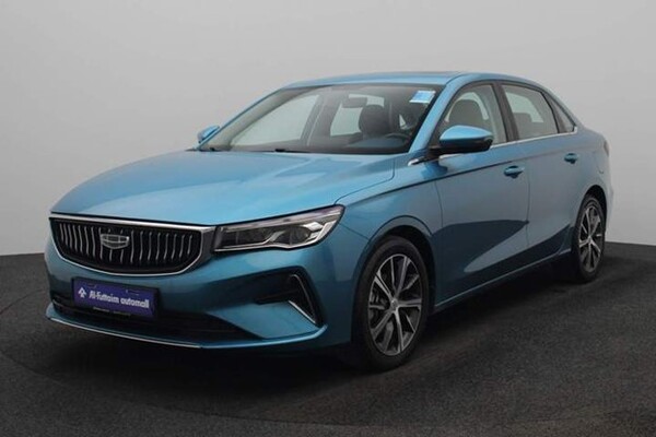 عرض جانبي لسيارة جيلي إمجراند 1.5 جي كي سيدان