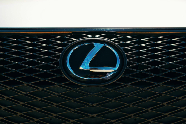 The lexus logo is prominently displayed on the grill