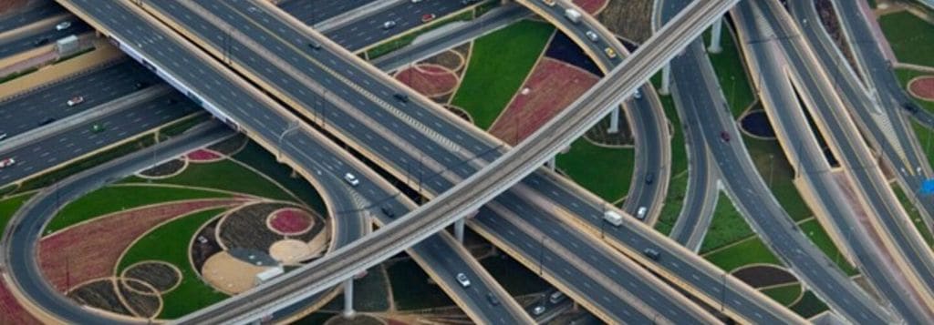 صورة توضح الطرق السريعة في الإمارات