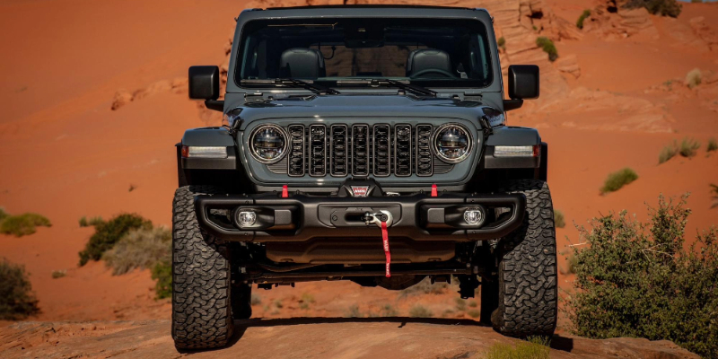 Jeep in the desert to show the top Jeep Wrangler modifications