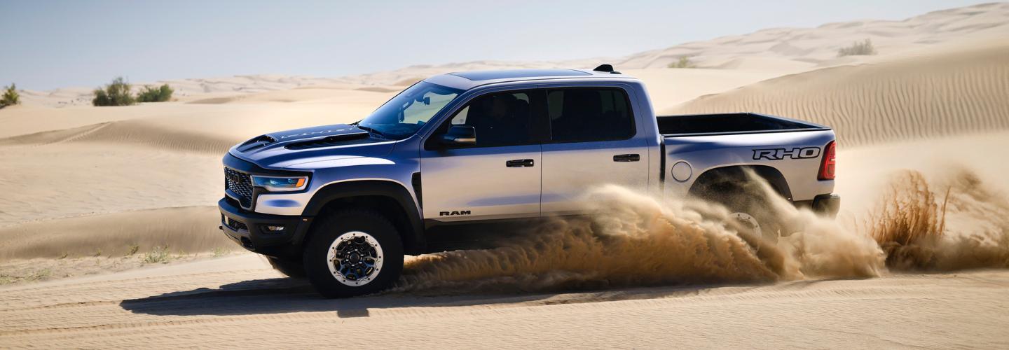 best-desert-cars-for-driving-in-uae