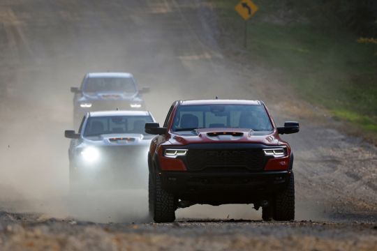 full size vs midsize truck