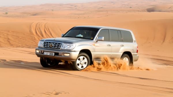 ما هي أفضل سيارات الدفع الرباعي للطرق الوعرة من تويوتا؟