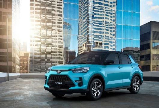 تعرف على سيارة الدفع الرباعي المدمجة تويوتا رايز 2022