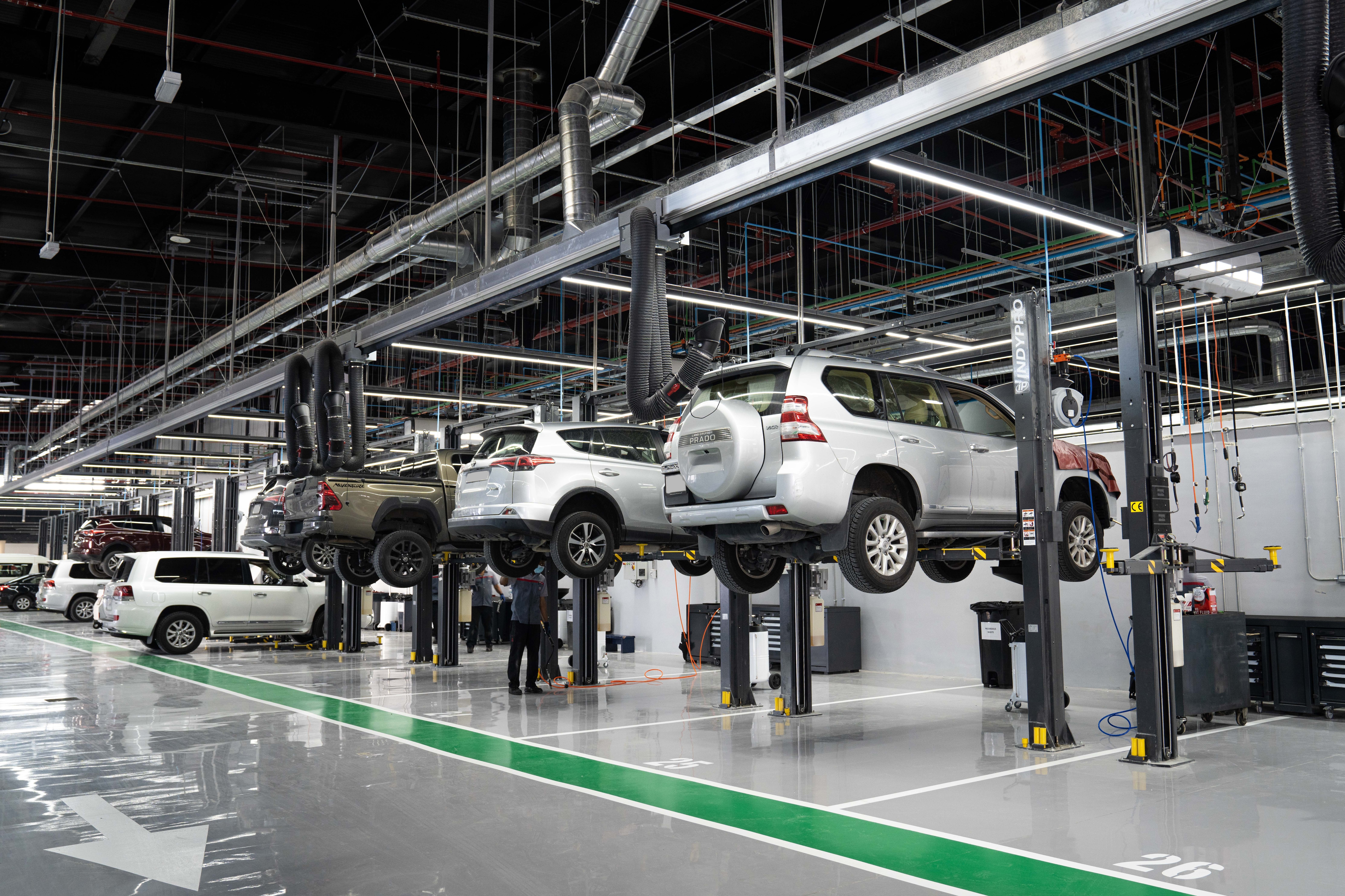 Dubai, Sheikh Zayed Road Service Center