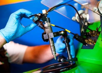 Toyota Car Fuel Injector Cleaner Service