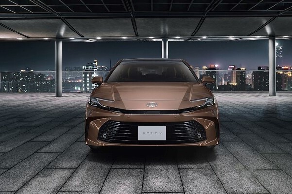 Front view of a Toyota Camry Hybrid car
