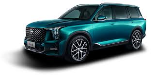 : A side view of a vibrant green GAC GS8 SUV with a modern and stylish exterior