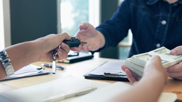 صفقة تمويل السيارات في الإمارات