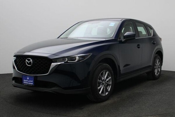 منظر أمامي لسيارة مازدا CX-5 دفع رباعي